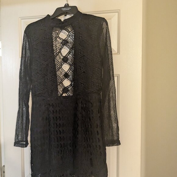 Black dress - Picture 1 of 2